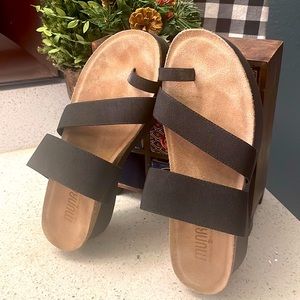Munro American Sandals | Size 8 Narrow